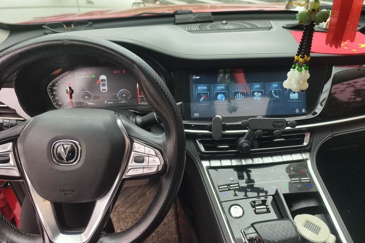 Used CHANGAN CS85 COUPE 2019 2.0T Automatic Luxury Edition China VI Standard Center Console