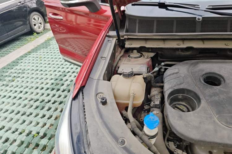 Used CHANGAN CS85 COUPE 2019 1.5T DCT Luxury Version China VI Standard Engine Bay Right