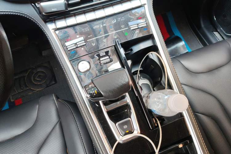 Used CHANGAN CS85 COUPE 2019 2.0T Automatic Version China V Standard Gear Lever