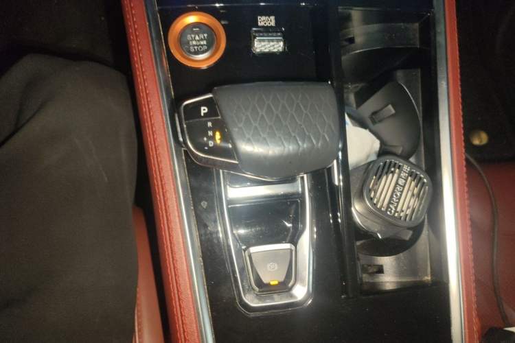 Used CHANGAN CS85 COUPE 2019 2.0T Automatic Luxury Edition China VI Standard Gear Lever