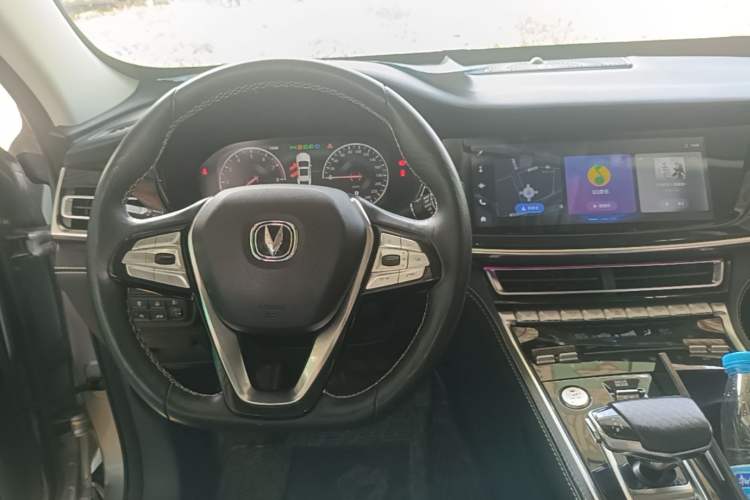 Used CHANGAN CS85 COUPE 2019 2.0T Automatic Smart Version China V Standard Center Console