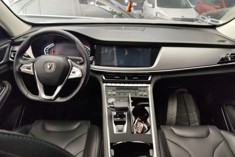 Used CHANGAN CS85 COUPE 2019 1.5T DCT Dynamic Version China VI Standard Center Console