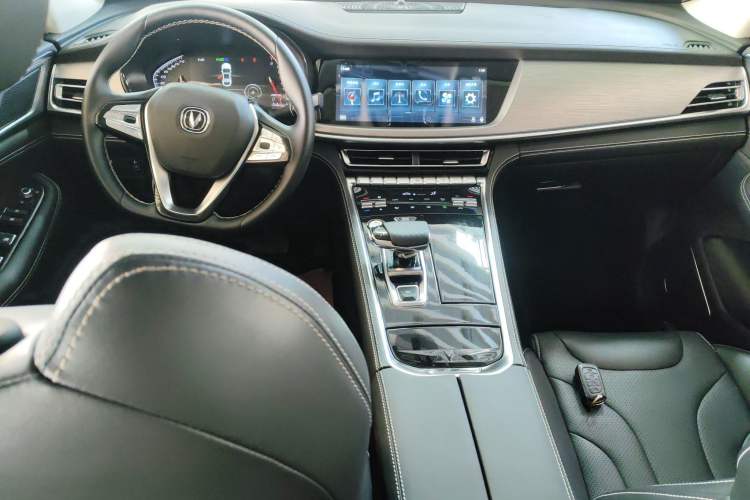 Used CHANGAN CS85 COUPE 2019 1.5T DCT Dynamic Version China VI Standard Center Console