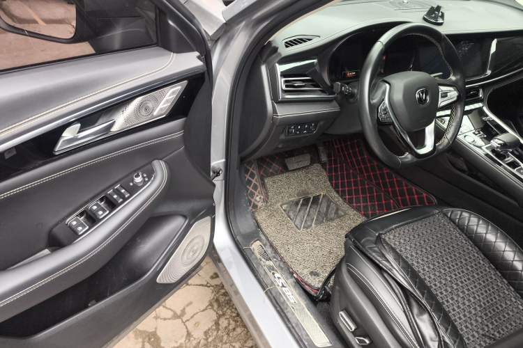 Used CHANGAN CS85 COUPE 2019 2.0T Automatic Smart Version China VI Standard Driver Seat