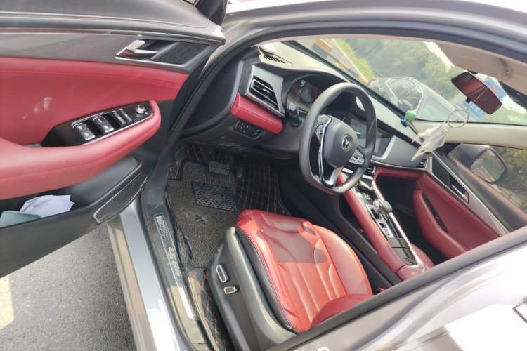 Used CHANGAN CS85 COUPE 2019 1.5T DCT Version China VI Standard Driver Seat