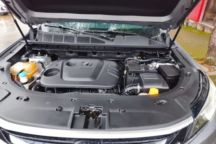 Used CHANGAN CS85 COUPE 2019 1.5T DCT Version China VI Standard Engine Bay