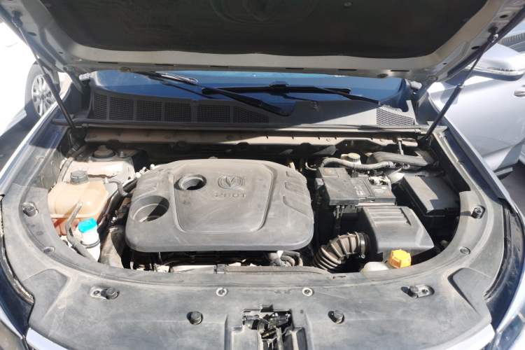 Used CHANGAN CS85 COUPE 2019 1.5T DCT Version China VI Standard Engine Bay