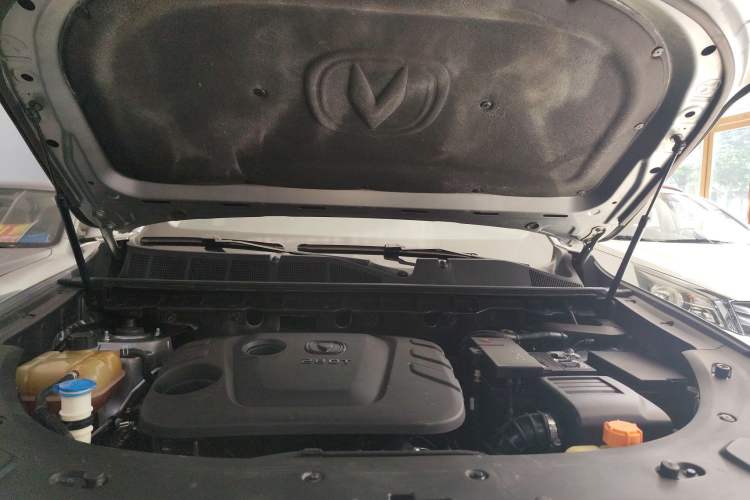 Used CHANGAN CS85 COUPE 2019 1.5T DCT Dynamic Version China VI Standard Engine Bay