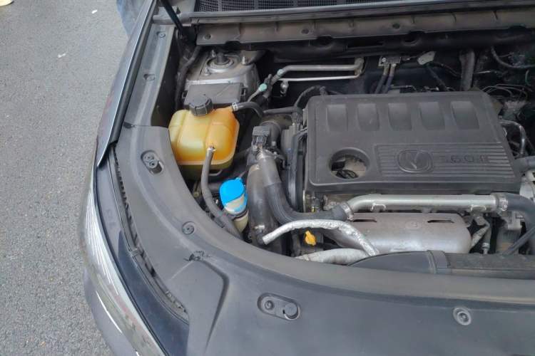 Used CHANGAN CS85 COUPE 2019 2.0T Automatic Version China VI Standard Engine Bay Right