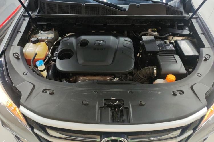 Used CHANGAN CS85 COUPE 2019 1.5T DCT Version China VI Standard Engine Bay