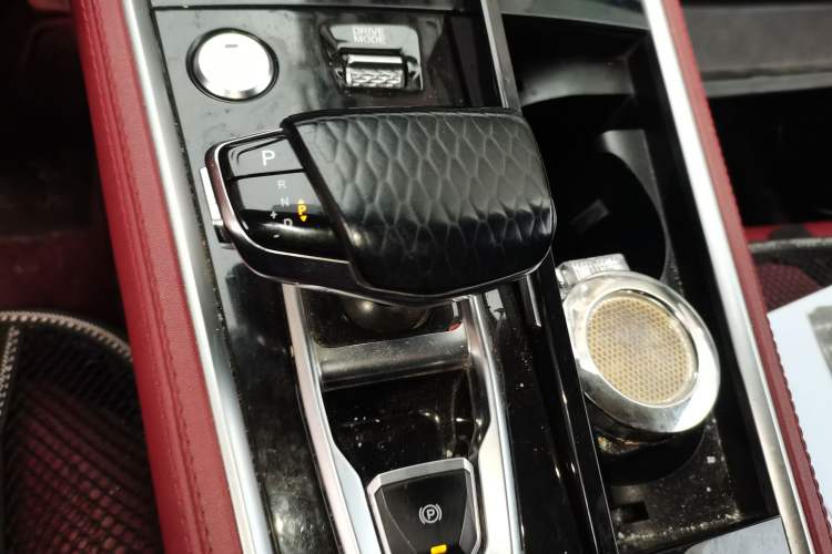Used CHANGAN CS85 COUPE 2019 1.5T DCT Dynamic Version China VI Standard Gear Lever