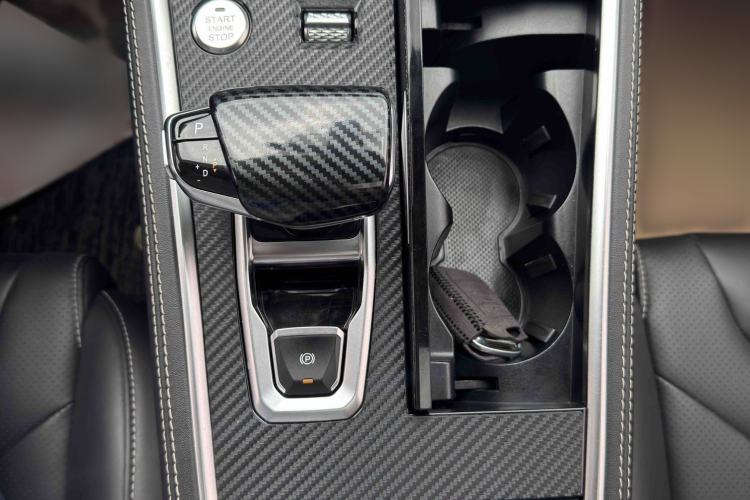 Used CHANGAN CS85 COUPE 2019 1.5T DCT Version China VI Standard Gear Lever