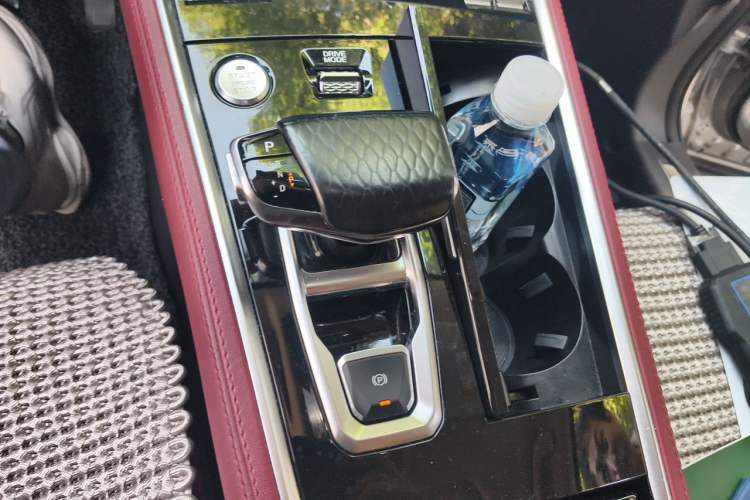 Used CHANGAN CS85 COUPE 2019 2.0T Automatic Luxury Edition China V Standard Gear Lever