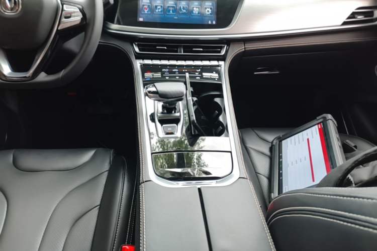 Used CHANGAN CS85 COUPE 2019 1.5T DCT Version China VI Standard Gear Lever
