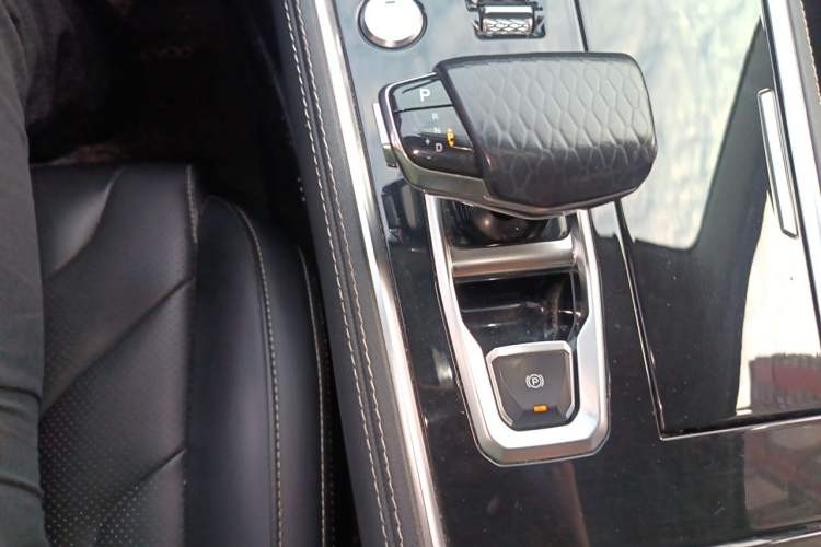 Used CHANGAN CS85 COUPE 2019 2.0T Automatic Version China V Standard Gear Lever