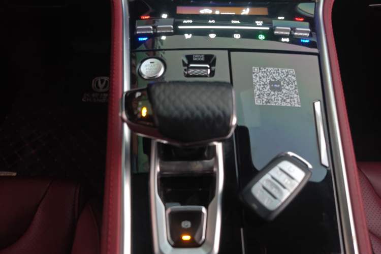 Used CHANGAN CS85 COUPE 2019 2.0T Automatic Smart Version China V Standard Gear Lever