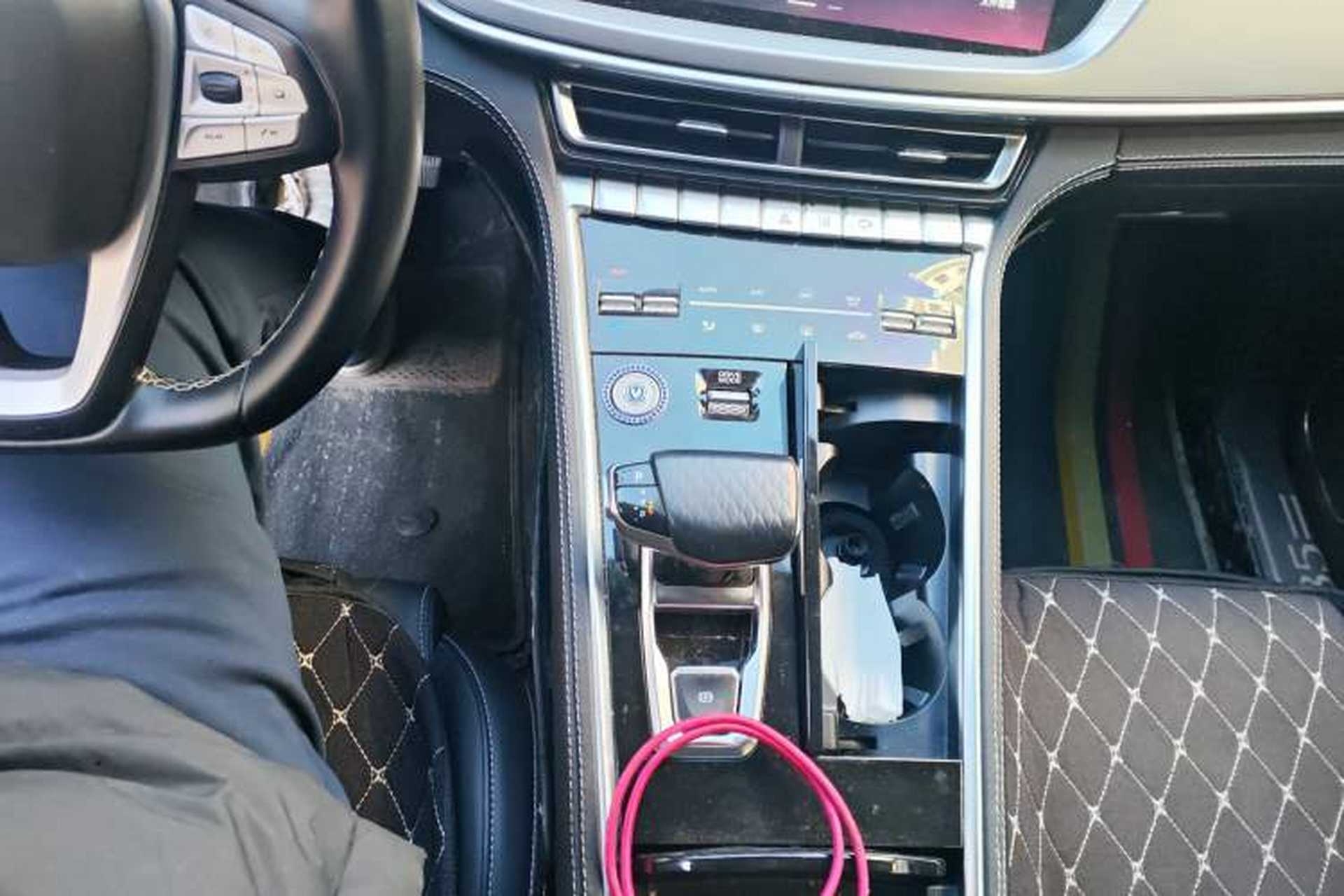 Used CHANGAN CS85 COUPE 2019 1.5T DCT Dynamic Version China VI Standard Gear Lever