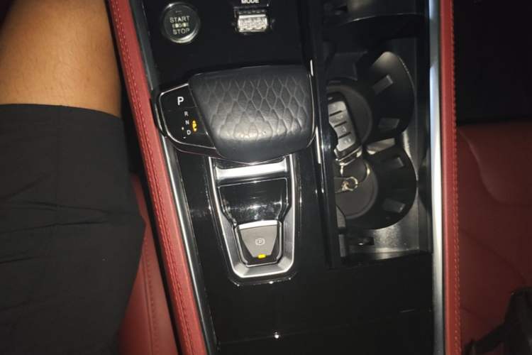 Used CHANGAN CS85 COUPE 2019 2.0T Automatic Luxury Edition China VI Standard Gear Lever
