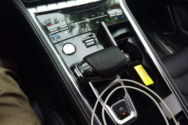 Used CHANGAN CS85 COUPE 2019 2.0T Automatic Version China V Standard Gear Lever