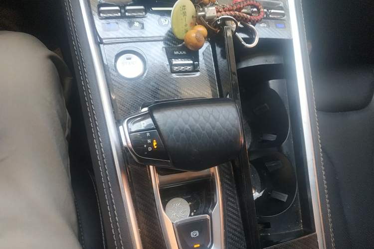 Used CHANGAN CS85 COUPE 2019 1.5T DCT Dynamic Version China VI Standard Gear Lever