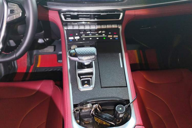 Used CHANGAN CS85 COUPE 2019 1.5T DCT Dynamic Version China VI Standard Gear Lever