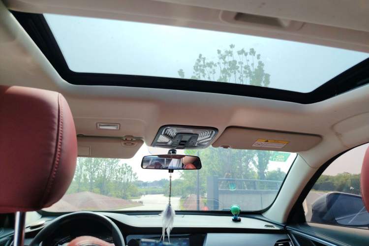 Used CHANGAN CS85 COUPE 2019 1.5T DCT Version China VI Standard Headliner