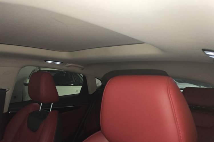 Used CHANGAN CS85 COUPE 2019 2.0T Automatic Luxury Edition China VI Standard Headliner