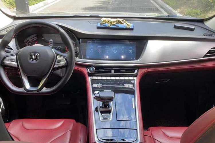 Used CHANGAN CS85 COUPE 2019 1.5T DCT Dynamic Version China VI Standard Interior 1