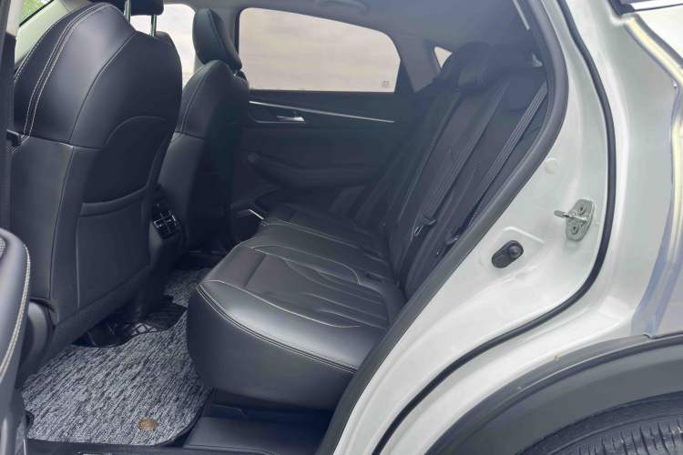 Used CHANGAN CS85 COUPE 2019 1.5T DCT Version China VI Standard Interior 2