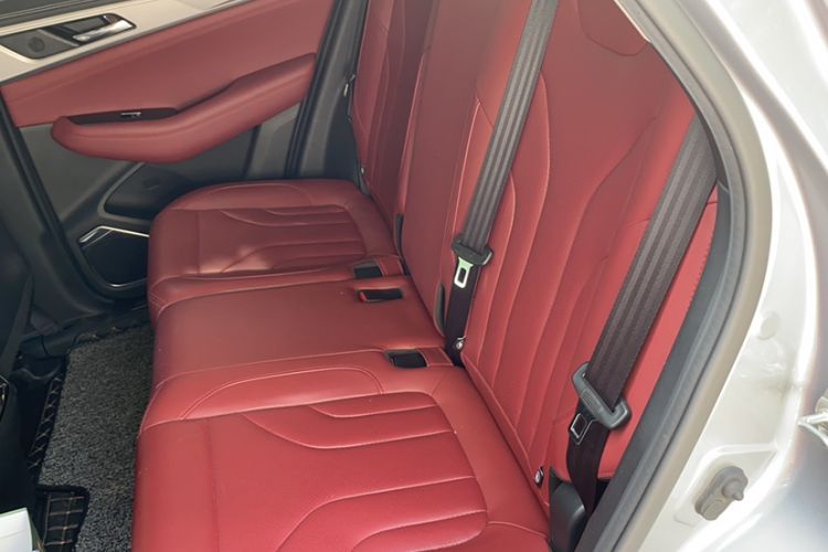 Used CHANGAN CS85 COUPE 2019 1.5T DCT Dynamic Version China VI Standard Interior 3