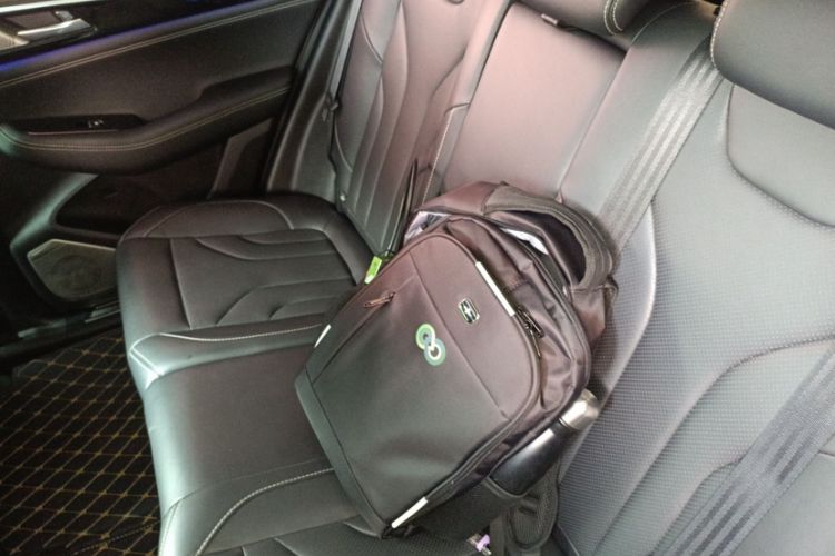 Used CHANGAN CS85 COUPE 2019 2.0T Automatic Smart Version China VI Standard Interior 3