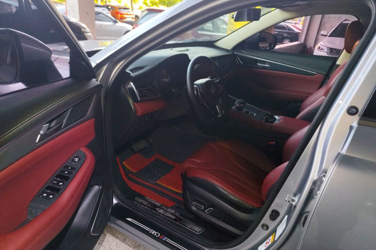 Used CHANGAN CS85 COUPE 2019 1.5T DCT Dynamic Version China VI Standard Interior 3