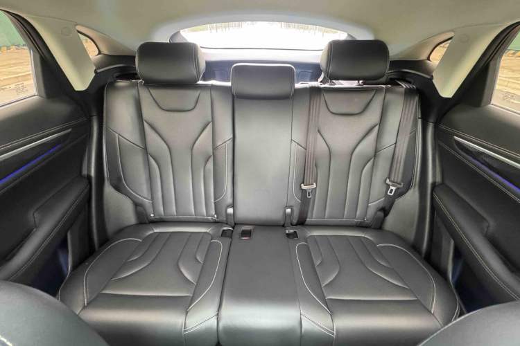Used CHANGAN CS85 COUPE 2019 1.5T DCT Version China VI Standard Interior 4