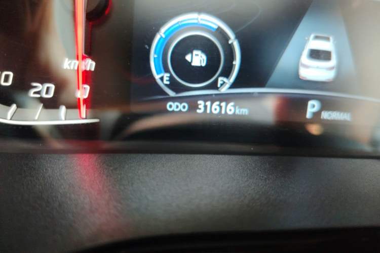 Used CHANGAN CS85 COUPE 2019 1.5T DCT Version China VI Standard Odometer Close Up