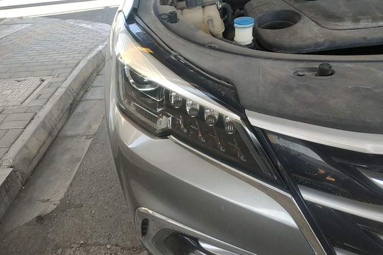 Used CHANGAN CS85 COUPE 2019 1.5T DCT Dynamic Version China VI Standard Right Front Headlight