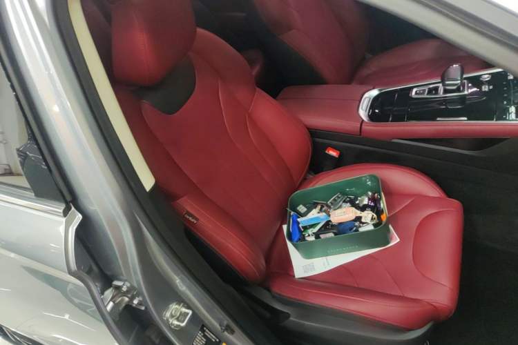 Used CHANGAN CS85 COUPE 2019 1.5T DCT Version China VI Standard Right Front Seat