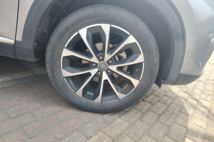 Used CHANGAN CS85 COUPE 2019 1.5T DCT Luxury Version China VI Standard Right Front Wheel Hub