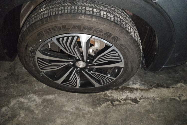 Used CHANGAN CS85 COUPE 2019 1.5T DCT Dynamic Version China VI Standard Right Front Wheel Hub