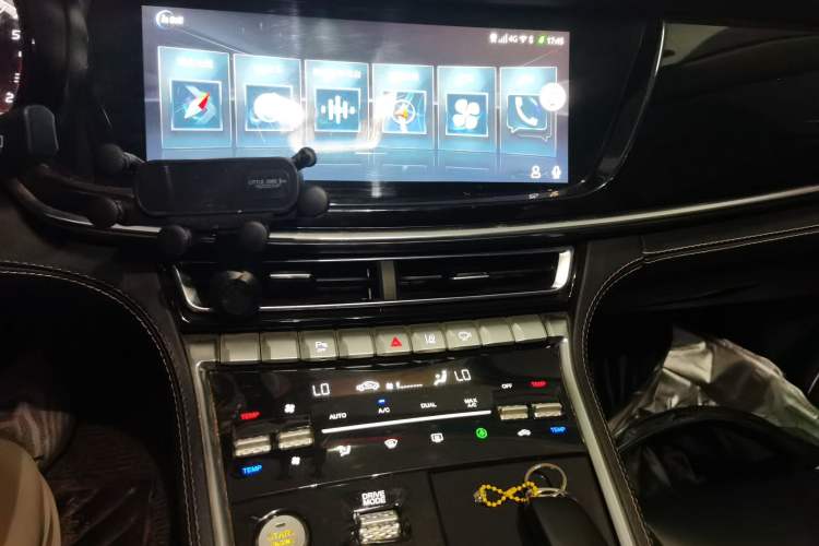 Used CHANGAN CS85 COUPE 2019 2.0T Automatic Luxury Edition China VI Standard Audio And AC Panel