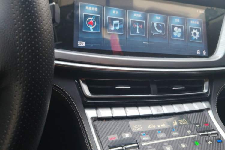 Used CHANGAN CS85 COUPE 2019 1.5T DCT Dynamic Version China VI Standard Audio And AC Panel