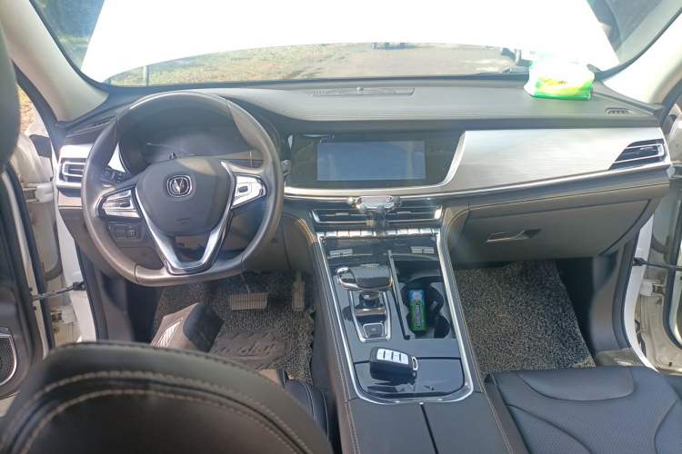 Used CHANGAN CS85 COUPE 2019 1.5T DCT Version China VI Standard Center Console