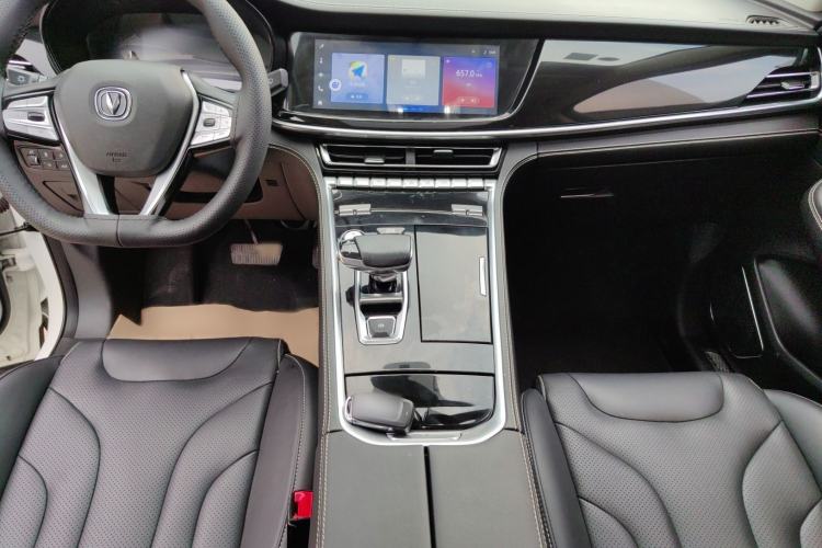 Used CHANGAN CS85 COUPE 2019 2.0T Automatic Luxury Edition China VI Standard Center Console