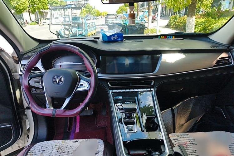 Used CHANGAN CS85 COUPE 2019 1.5T DCT Dynamic Version China VI Standard Center Console