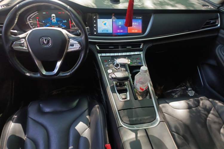 Used CHANGAN CS85 COUPE 2019 2.0T Automatic Version China VI Standard Center Console