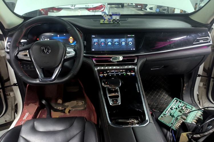 Used CHANGAN CS85 COUPE 2019 2.0T Automatic Smart Version China VI Standard Center Console