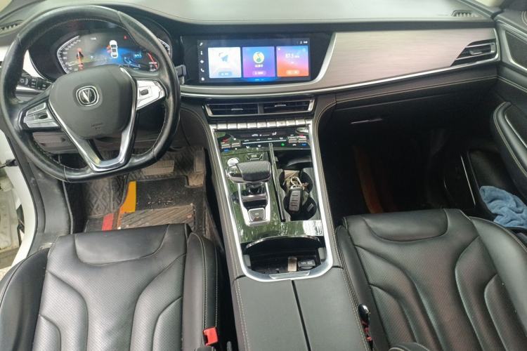 Used CHANGAN CS85 COUPE 2019 2.0T Automatic Version China V Standard Center Console