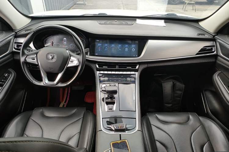 Used CHANGAN CS85 COUPE 2019 1.5T DCT Dynamic Version China VI Standard Center Console