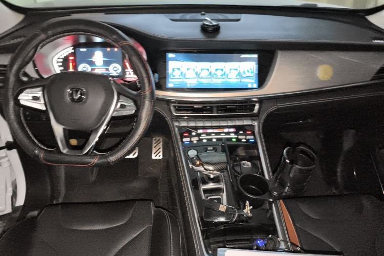 Used CHANGAN CS85 COUPE 2019 2.0T Automatic Version China V Standard Center Console