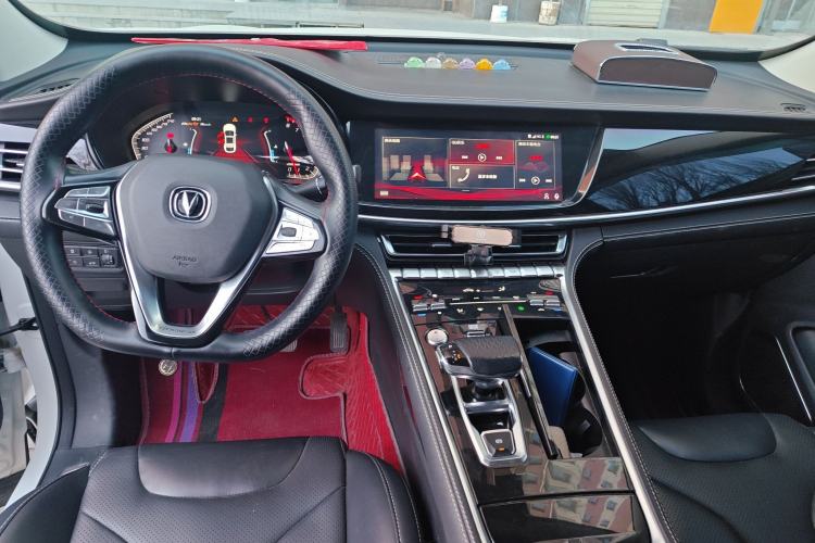 Used CHANGAN CS85 COUPE 2019 2.0T Automatic Luxury Edition China VI Standard Center Console