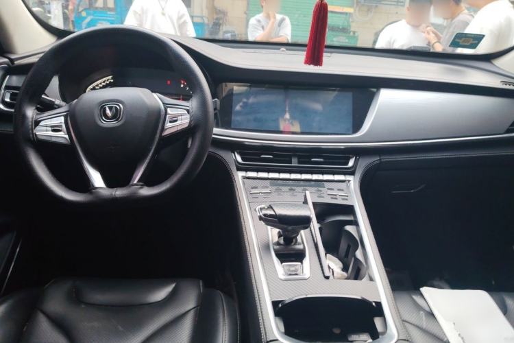 Used CHANGAN CS85 COUPE 2019 1.5T DCT Dynamic Version China VI Standard Center Console